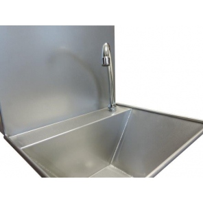 Industrial slaughterhouse sink with knee-operated switch and bowl spout, WH103